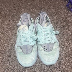 Mint nike huaraches size womens 8